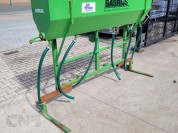 Foto van Basrijs rijenstrooier